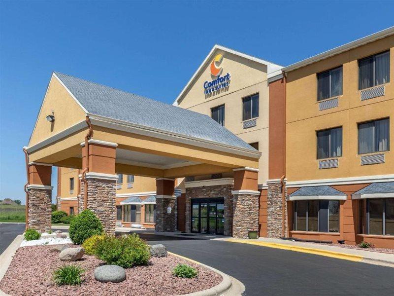 Comfort Inn & Suites Kenosha-Pleasant Prairie מראה חיצוני תמונה