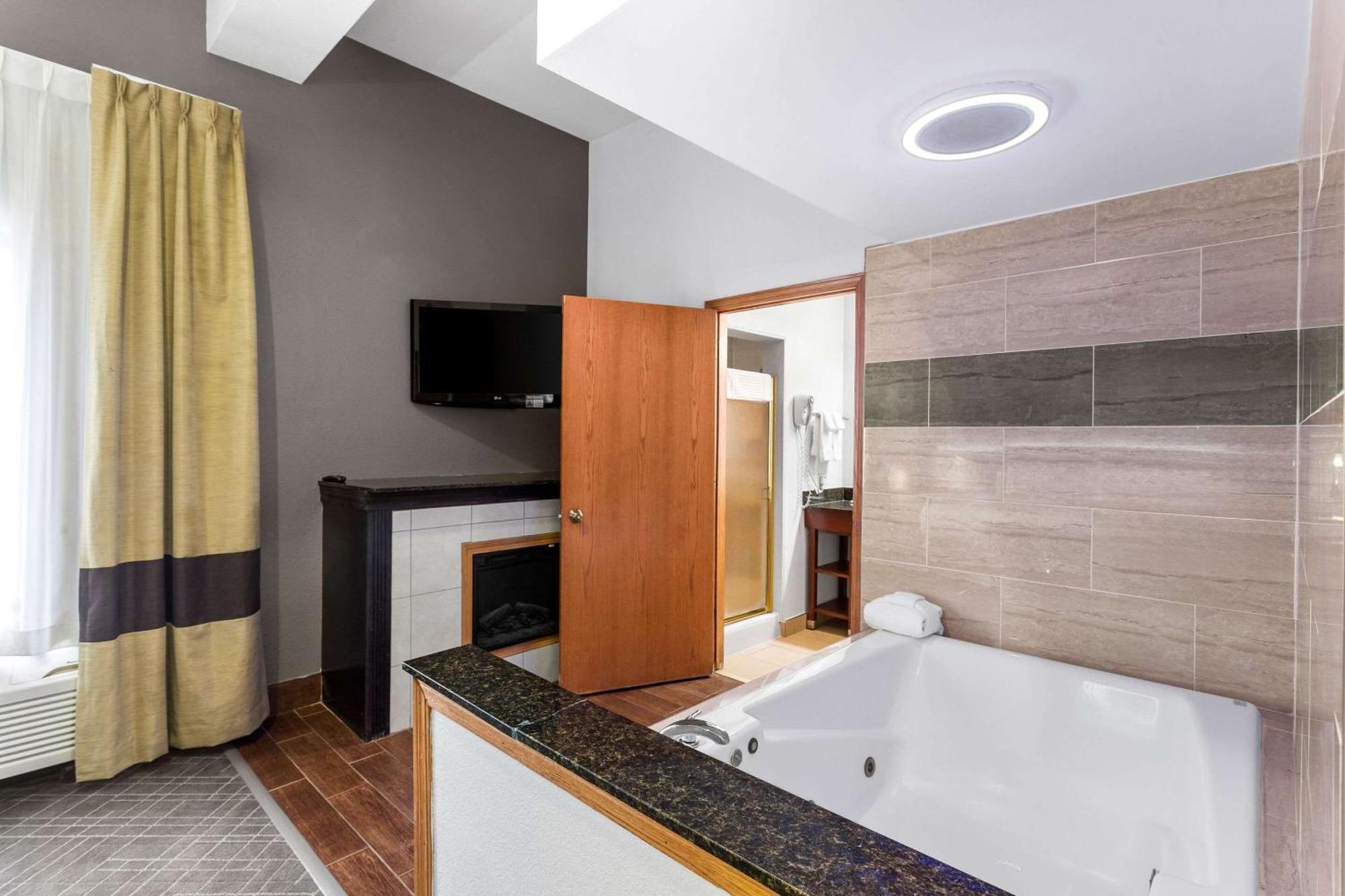Comfort Inn & Suites Kenosha-Pleasant Prairie מראה חיצוני תמונה
